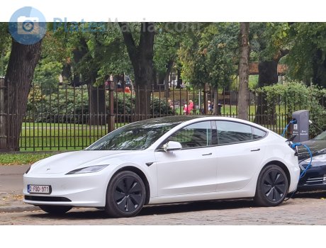 2-FBD-971, Tesla Model 3