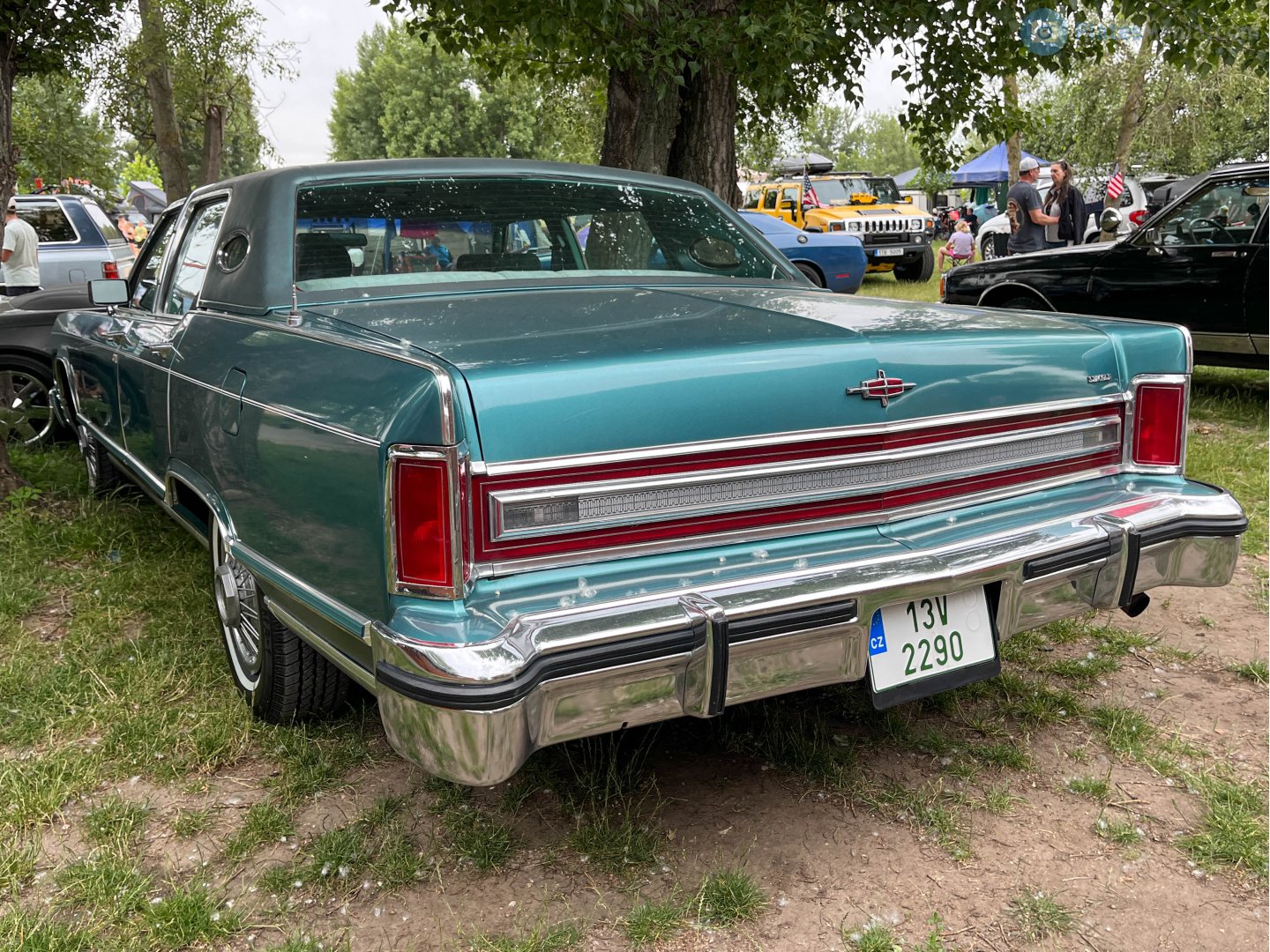 13V 2290, Lincoln Continental 5th gen 4-door Sedan (53), 1969–1974