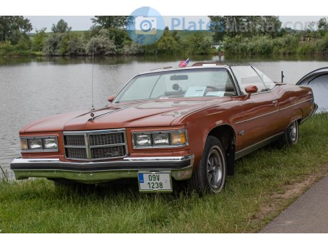 09V 1238, Pontiac Grand Ville