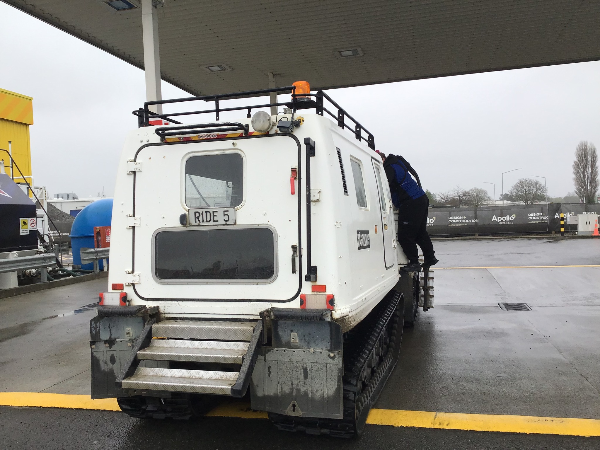 R1DE 5, Hägglunds Bandvagn 206 