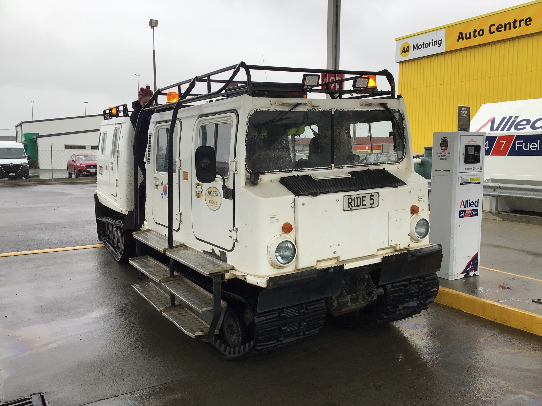 R1DE 5, Hägglunds Bandvagn 206 