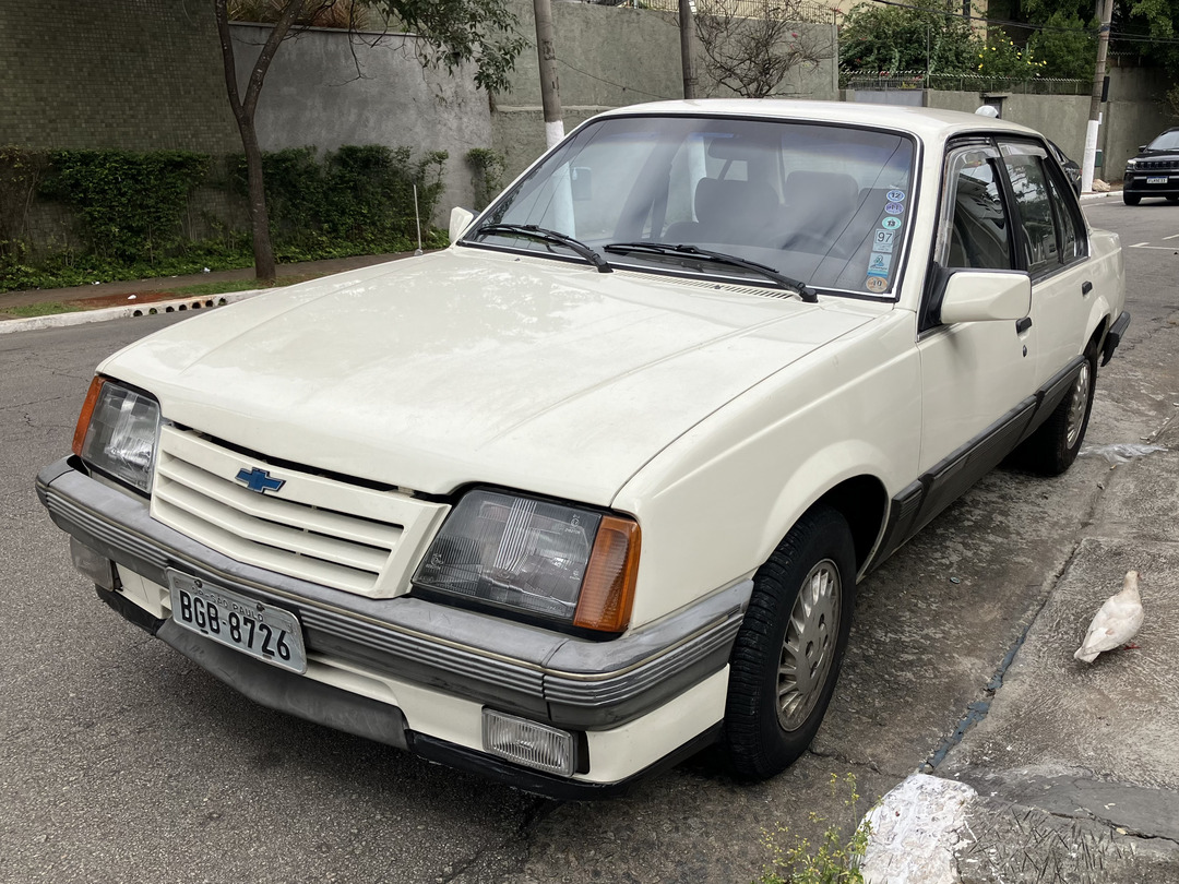 BGB-8726, Chevrolet Monza 2nd gen 4-door Sedan (J-body; LATAM-market), 1983–1989