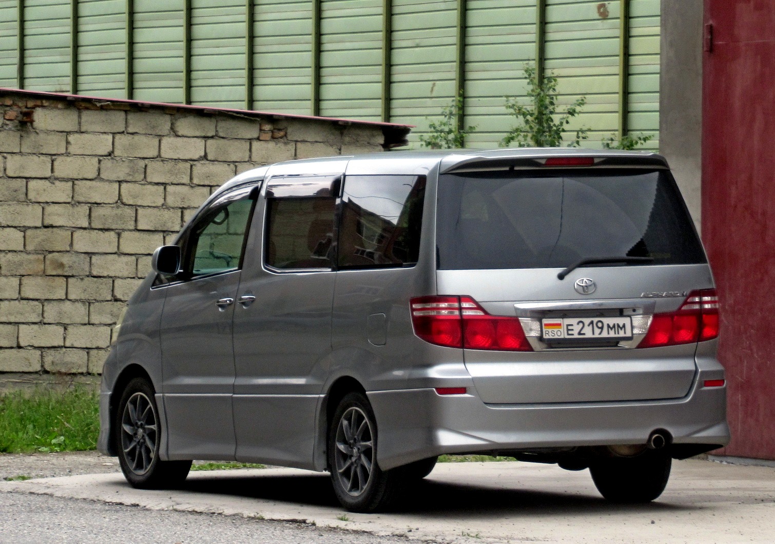 е 219 мм, Toyota Alphard 1st gen (G/V) (AH10), 2002–2008