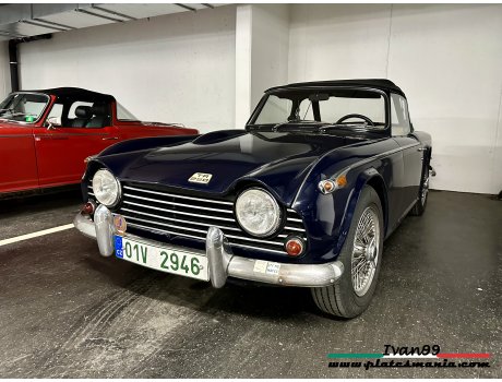 01V 2946, Triumph TR250