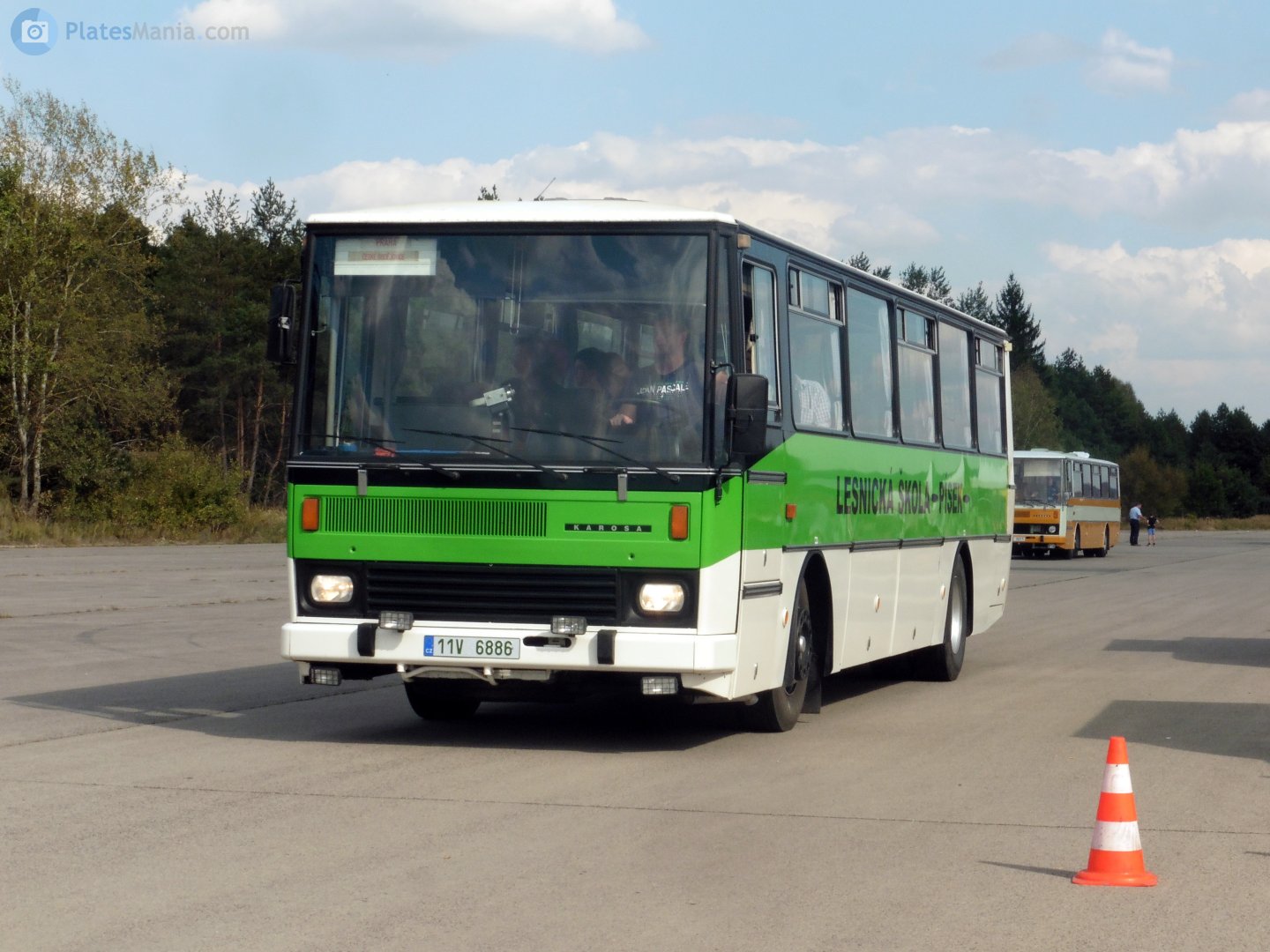 11V 6886, Karosa C735 