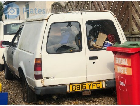 B816 YFC, Ford Escort Express