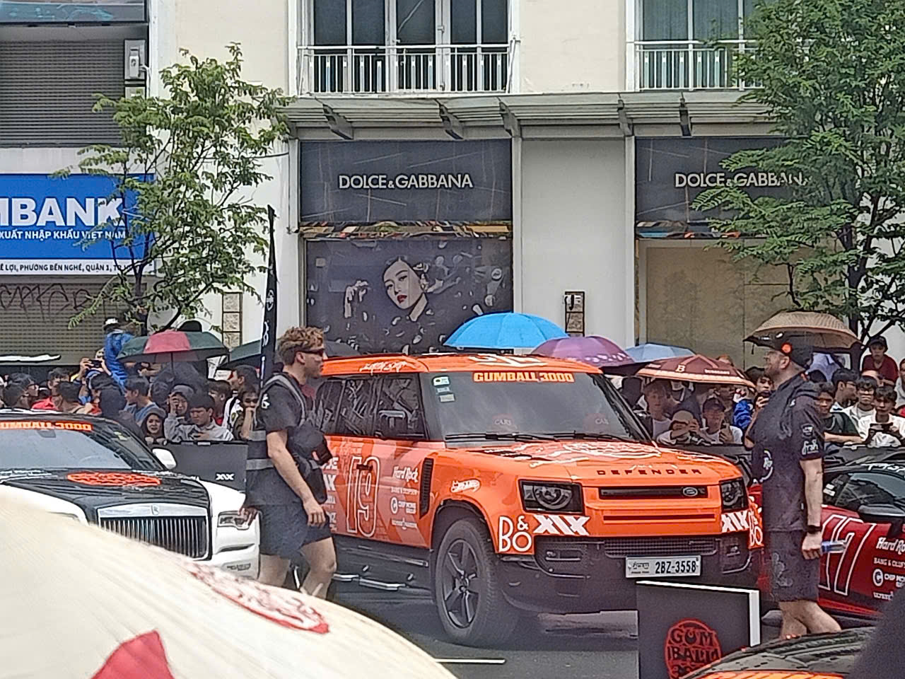 2BZ-3558, Land Rover Defender 2nd gen 130