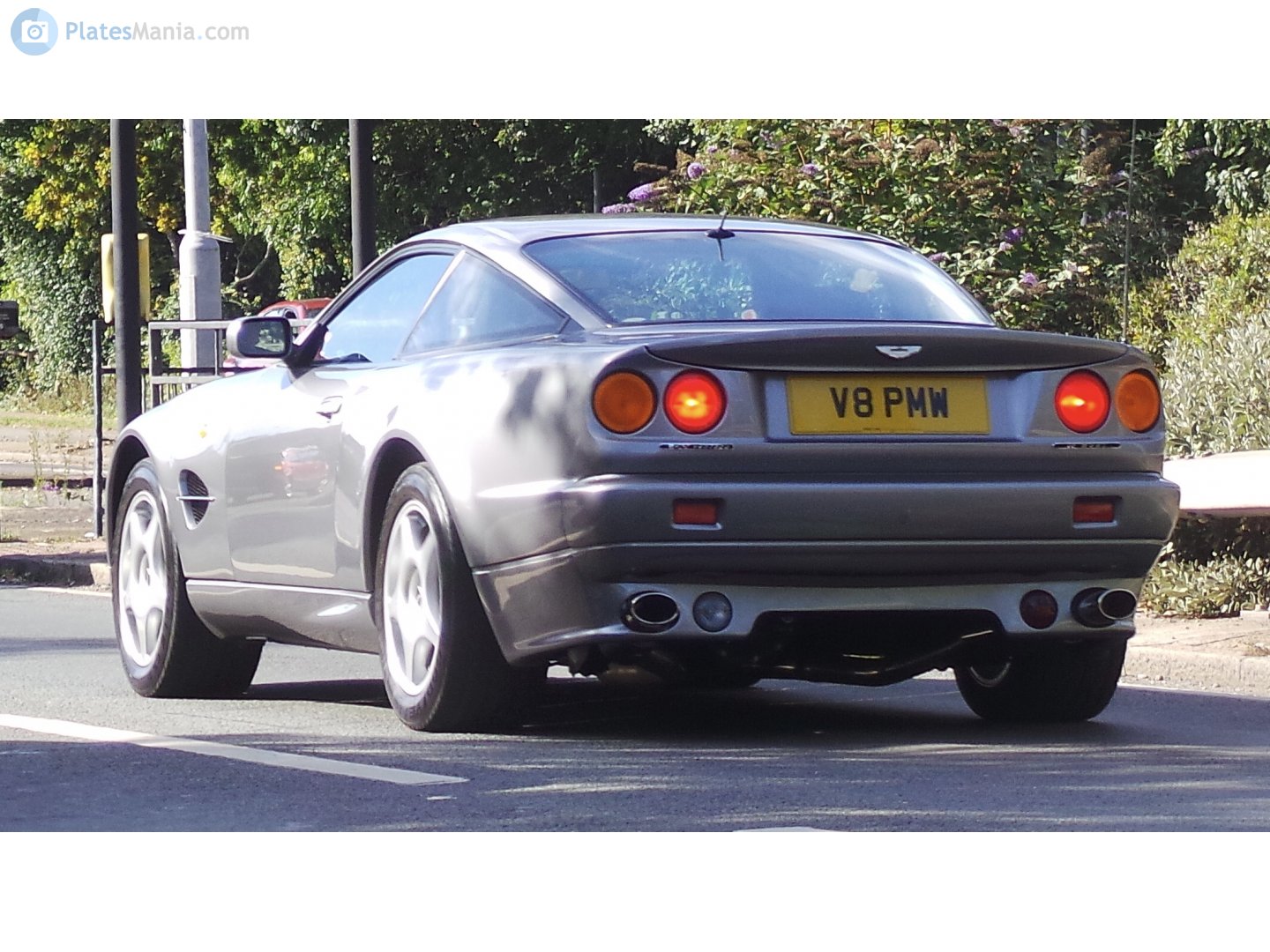 V8PMW, Aston Martin V8 Vantage 