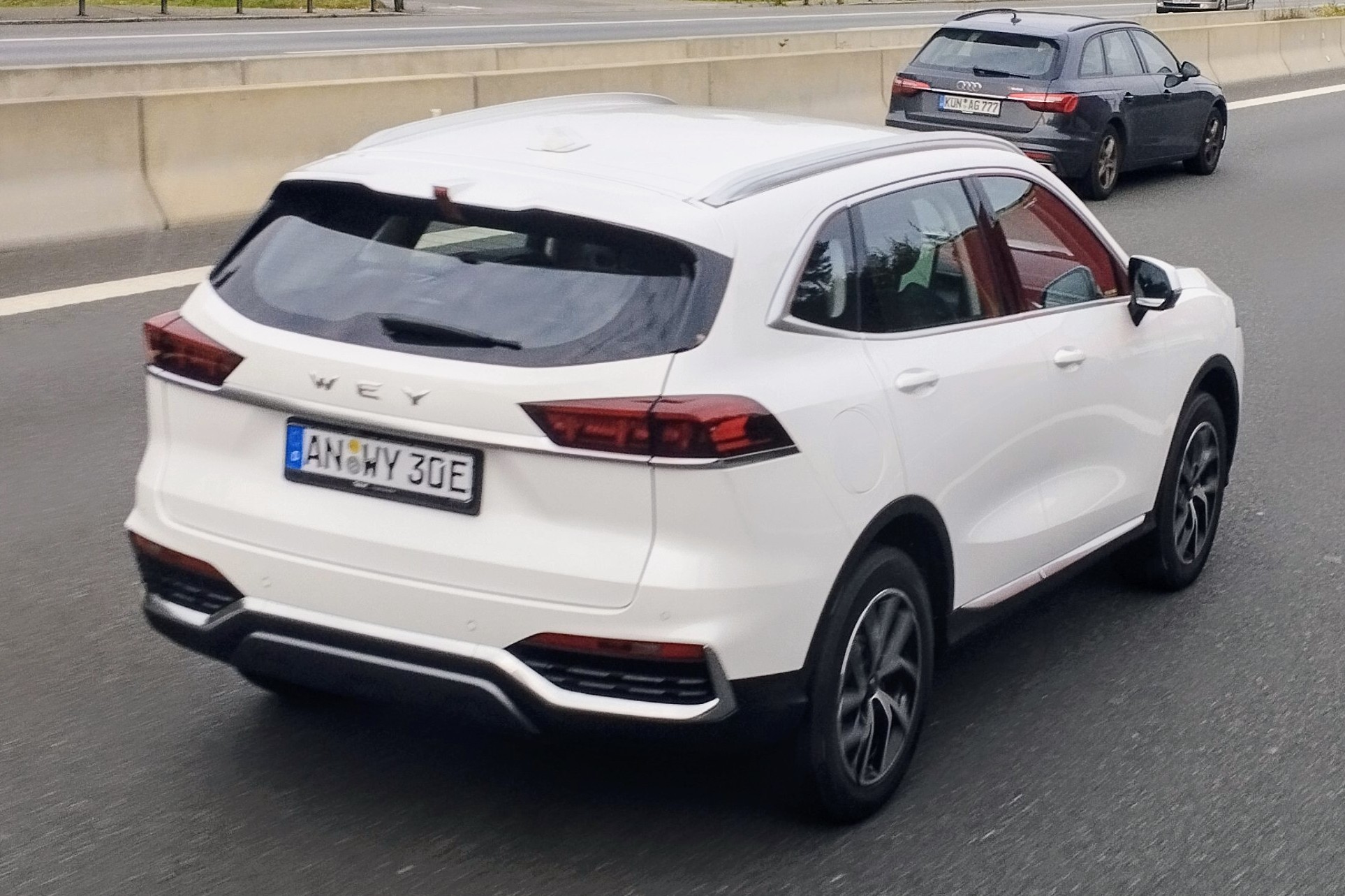 AN WY 30 E, WEY Natie (Latte) 