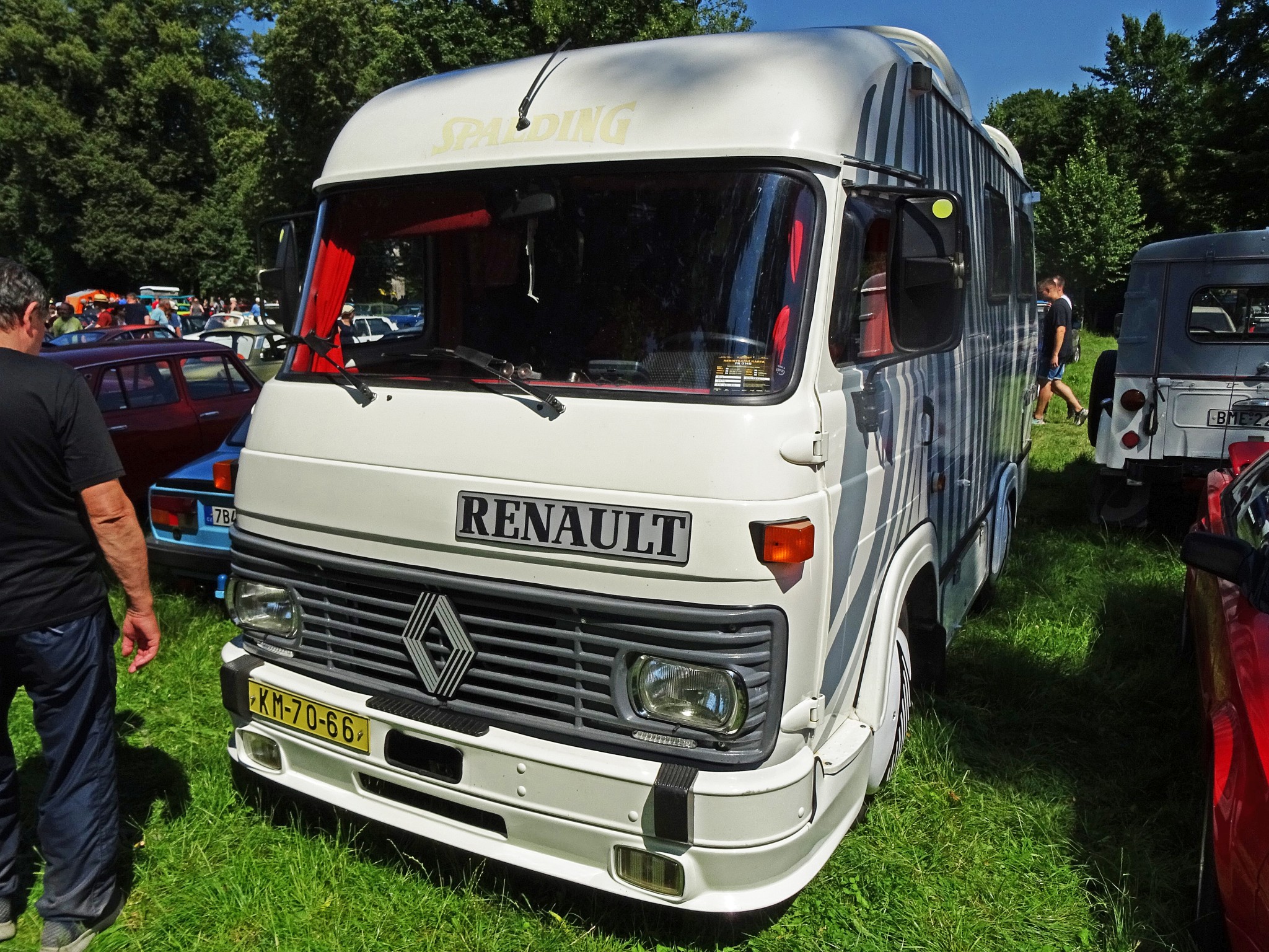 KM 70-66, Renault SAVIEM SG-Series 