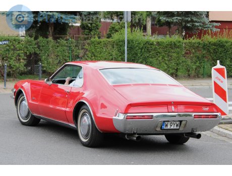 W 9YW, Oldsmobile Toronado