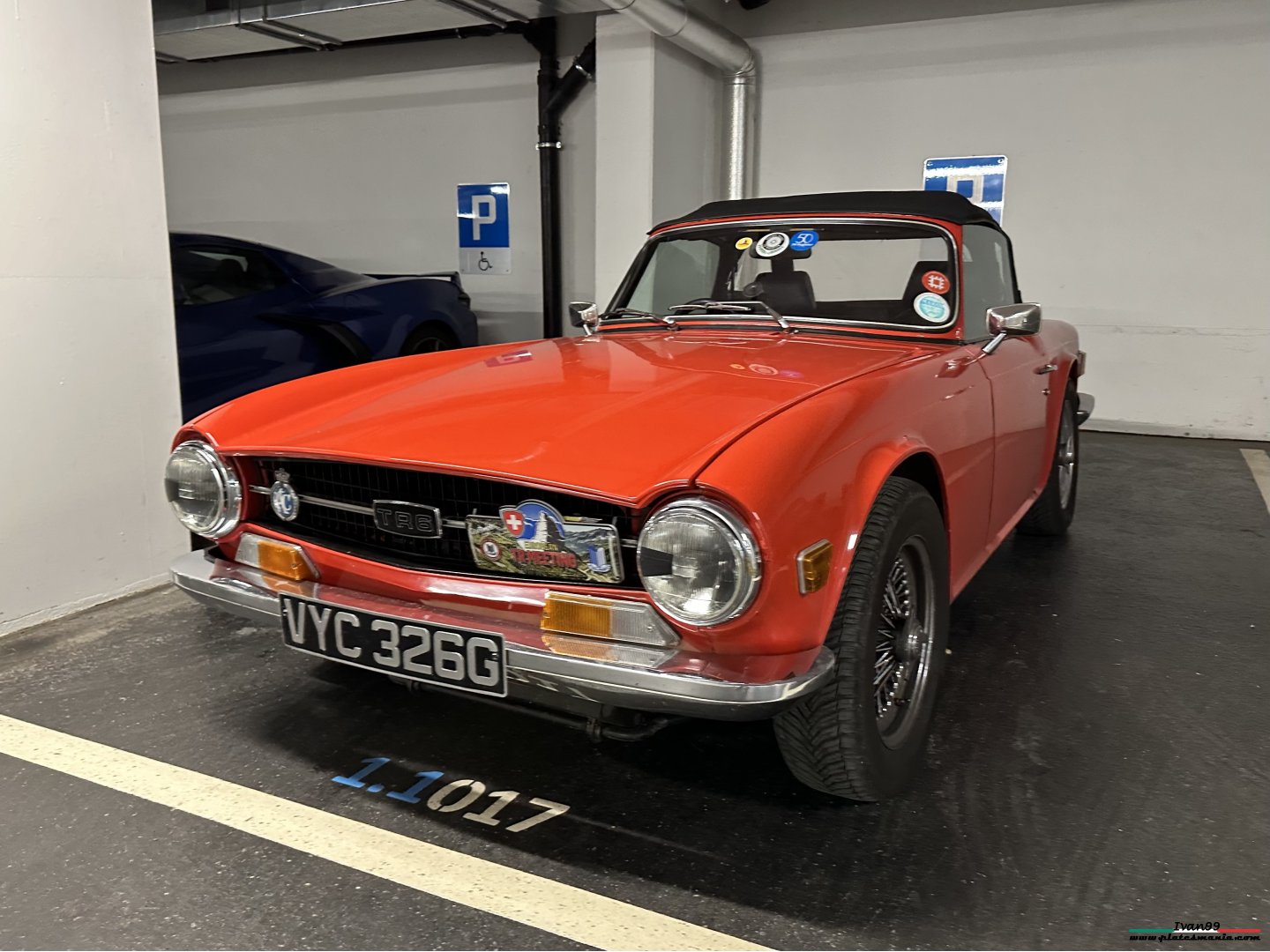 VYC326G, Triumph TR6 
