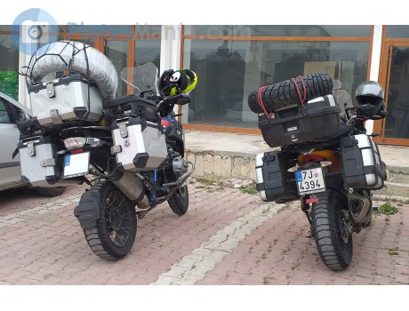 7J 4394, Aprilia Caponord