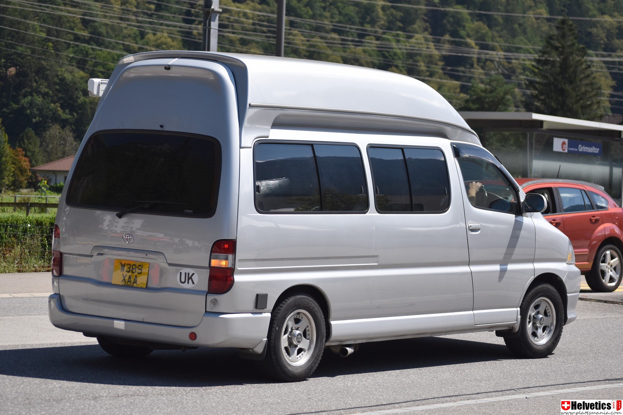 W389XAA, Toyota HiAce Grand HiAce (XH10; JP-market), 1999–2002