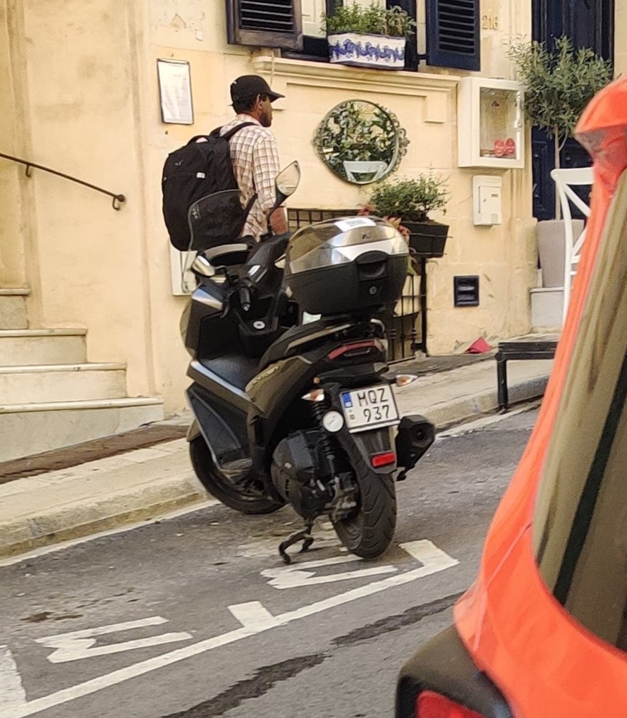 MQZ 937, Kymco Skytown 