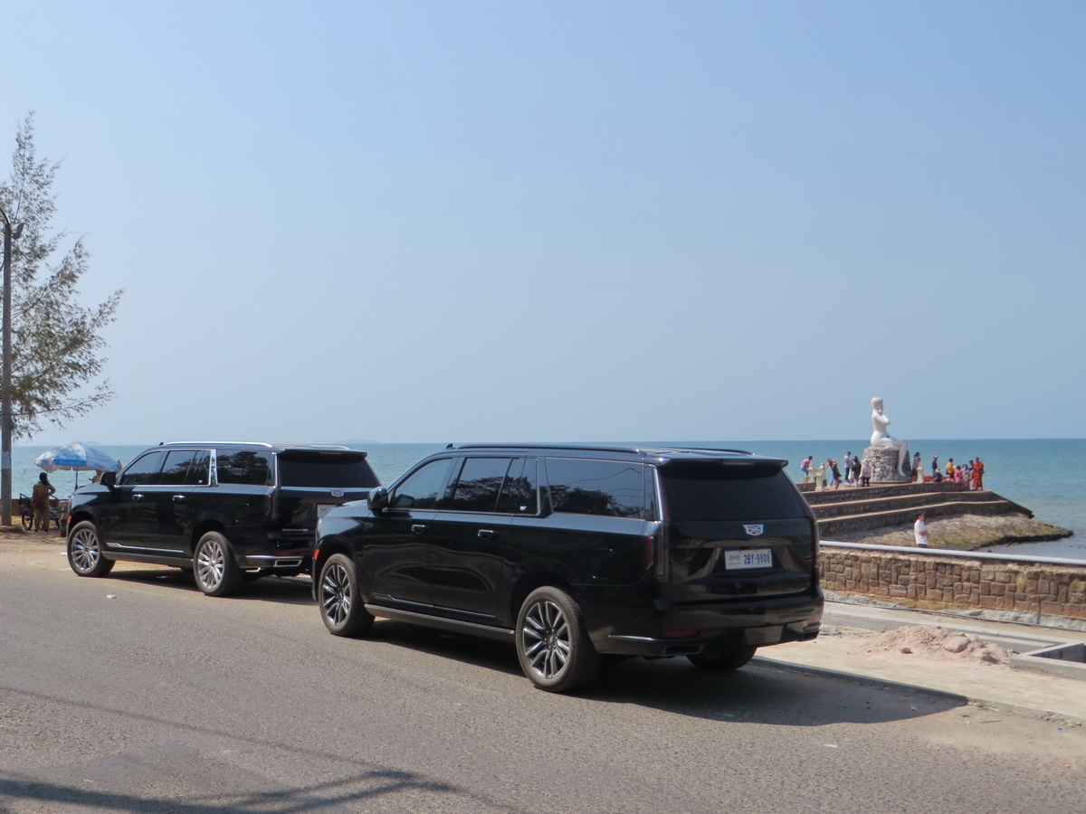 2BY-9808, Cadillac Escalade 5th gen (GMT1UL), 2020–2024