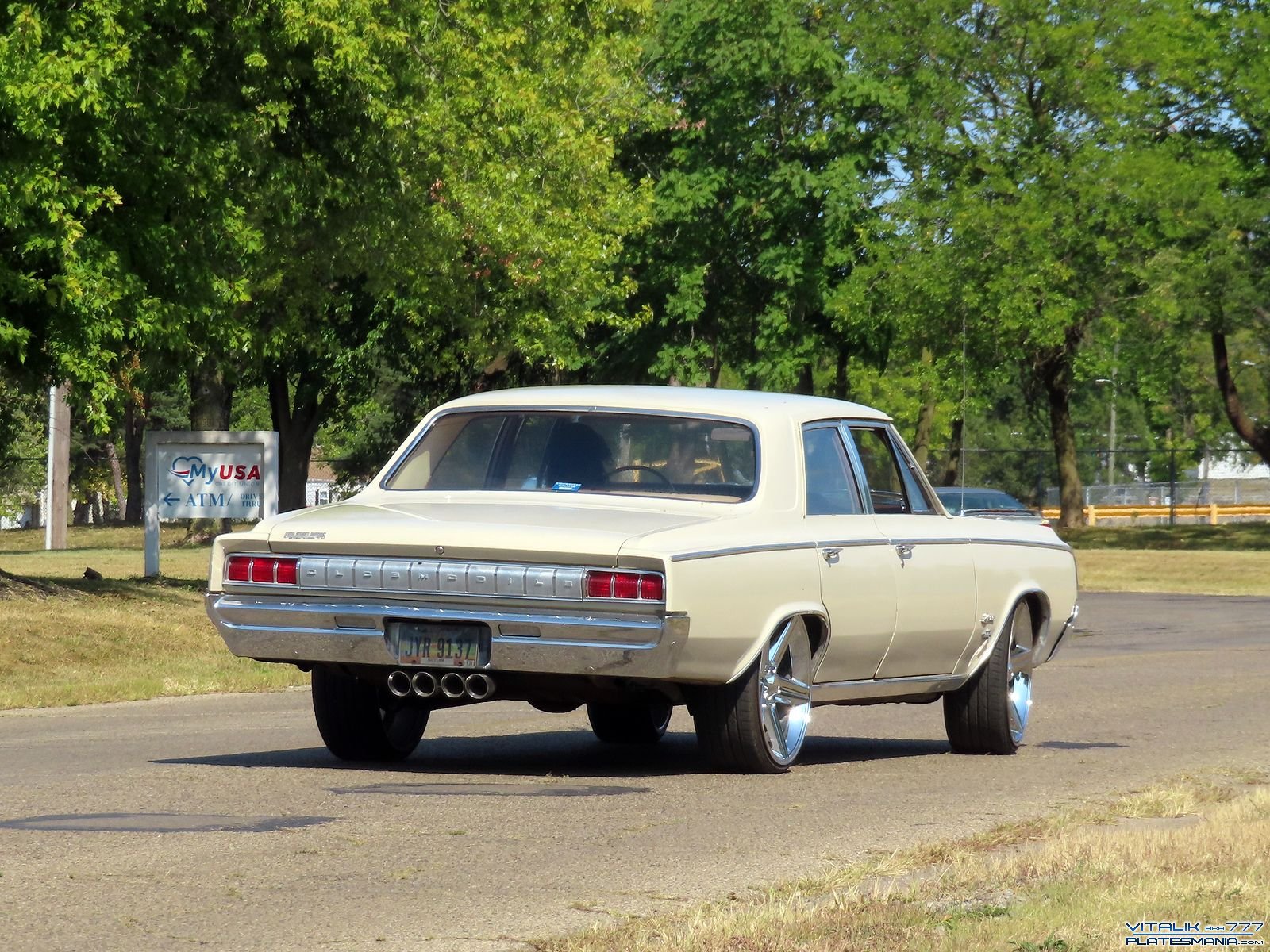 JYR 9137, Oldsmobile F-85 2nd gen 1964 Sedan, 1963–1964