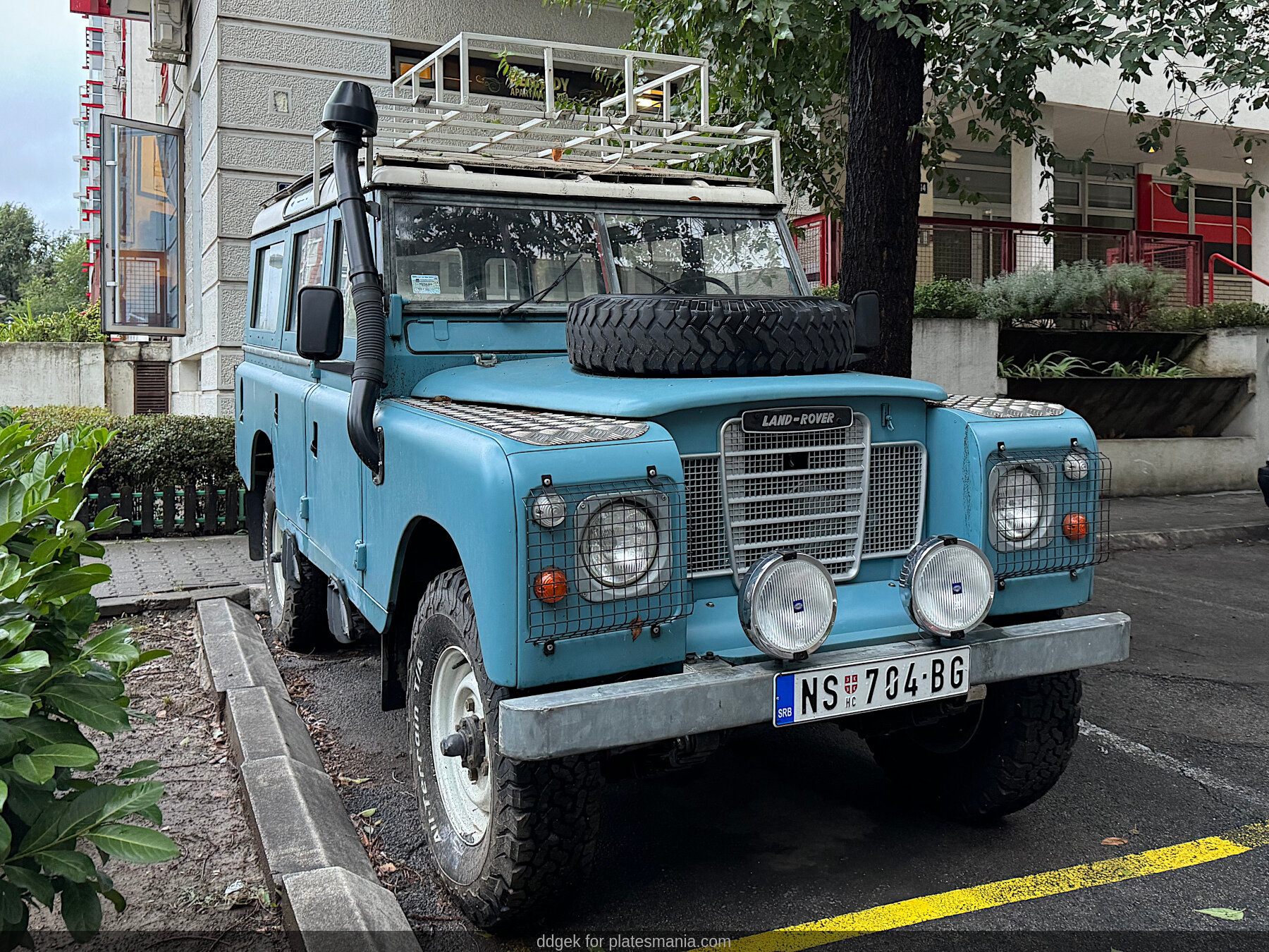 NS 704-BG, Land Rover Series III 109'' 5-door SUV, 1971–1985