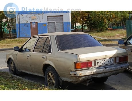 м250еу21, Opel Commodore