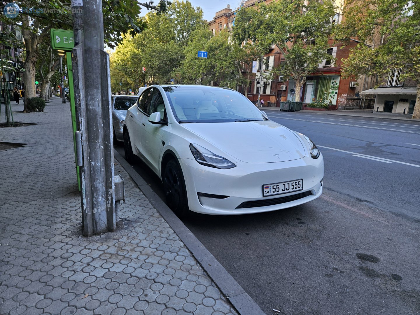 55 JJ 555, Tesla Model Y 