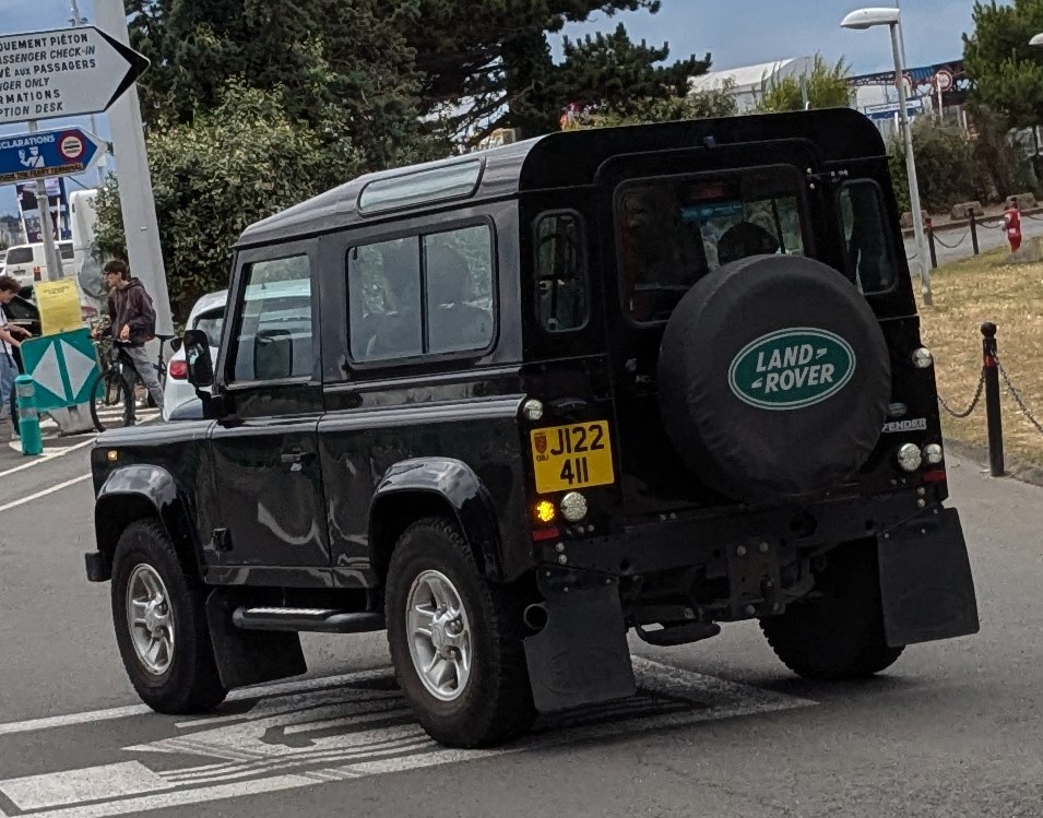 J122411, Land Rover Defender 1st gen 90