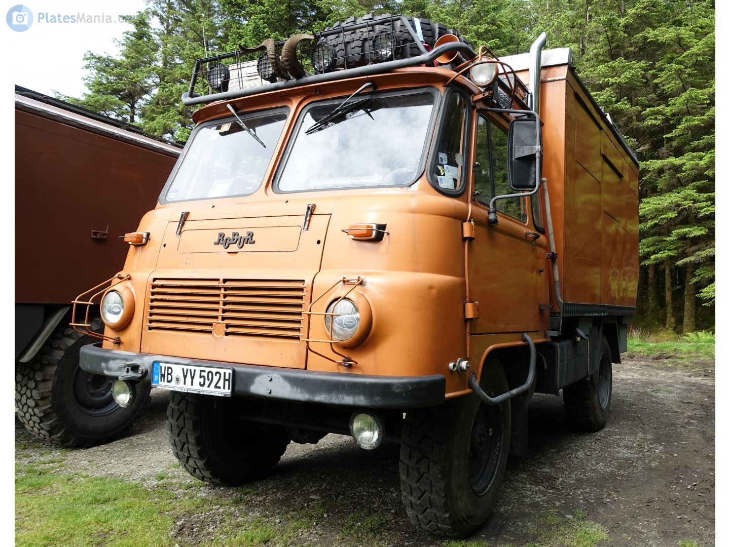 WB YY 592 H, Robur LO/LD 