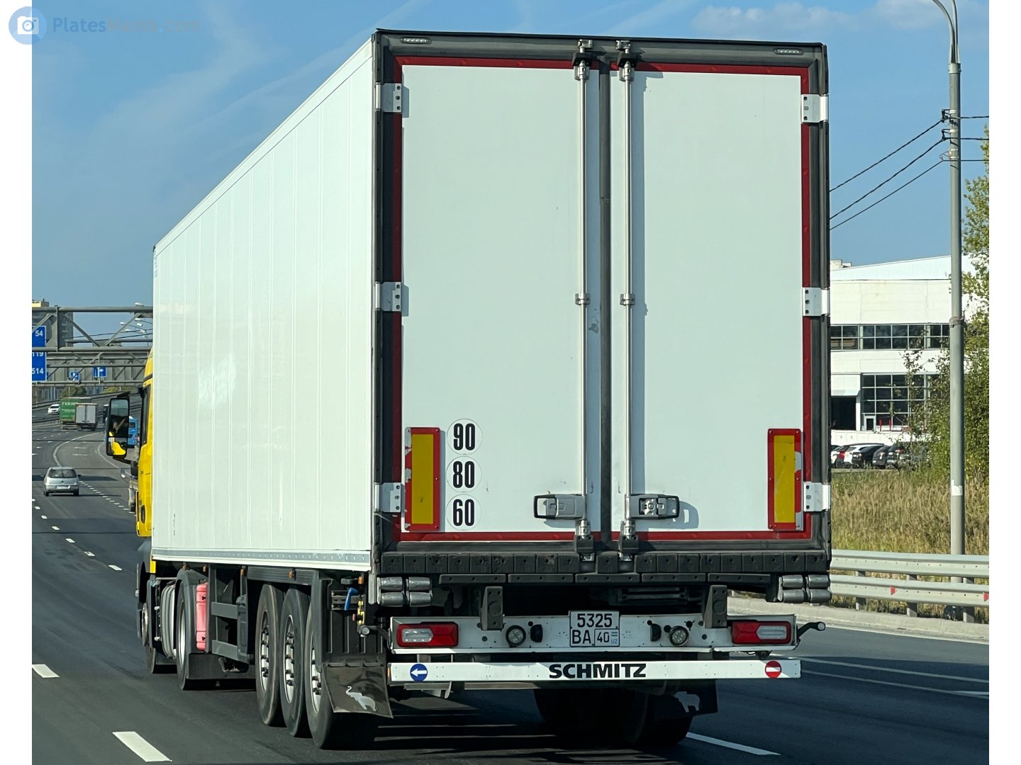 5325 BA 40, Schmitz SKO 