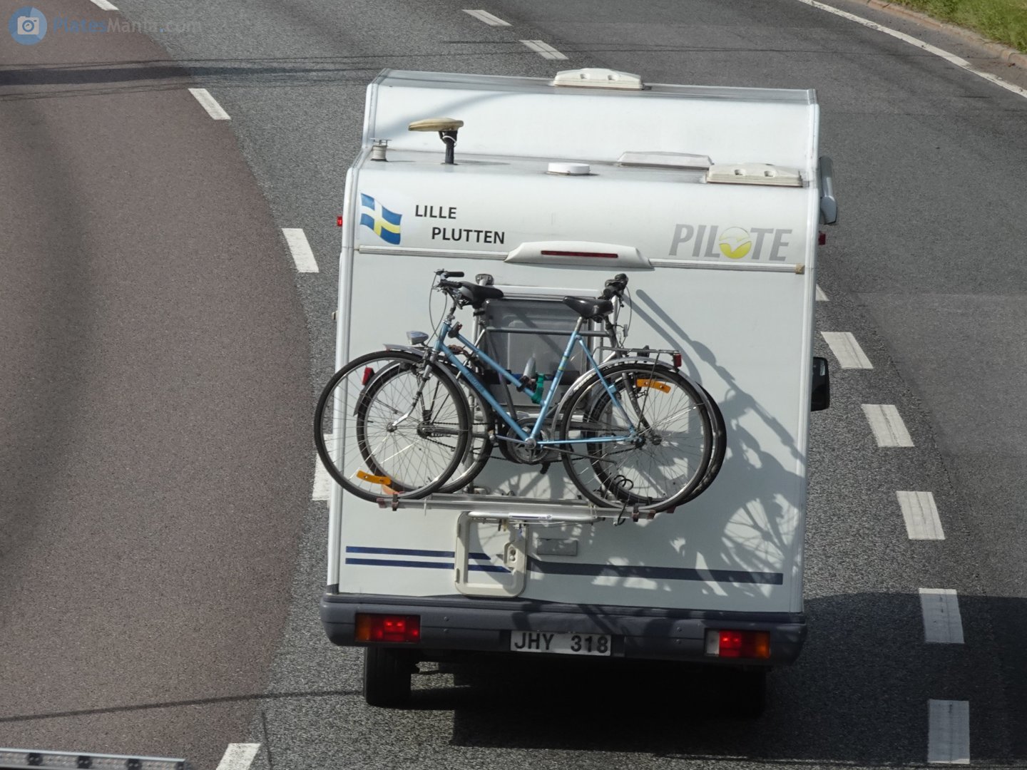 JHY 318, Pilote D/F-Series 