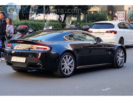 SG 25, Aston Martin V8 Vantage