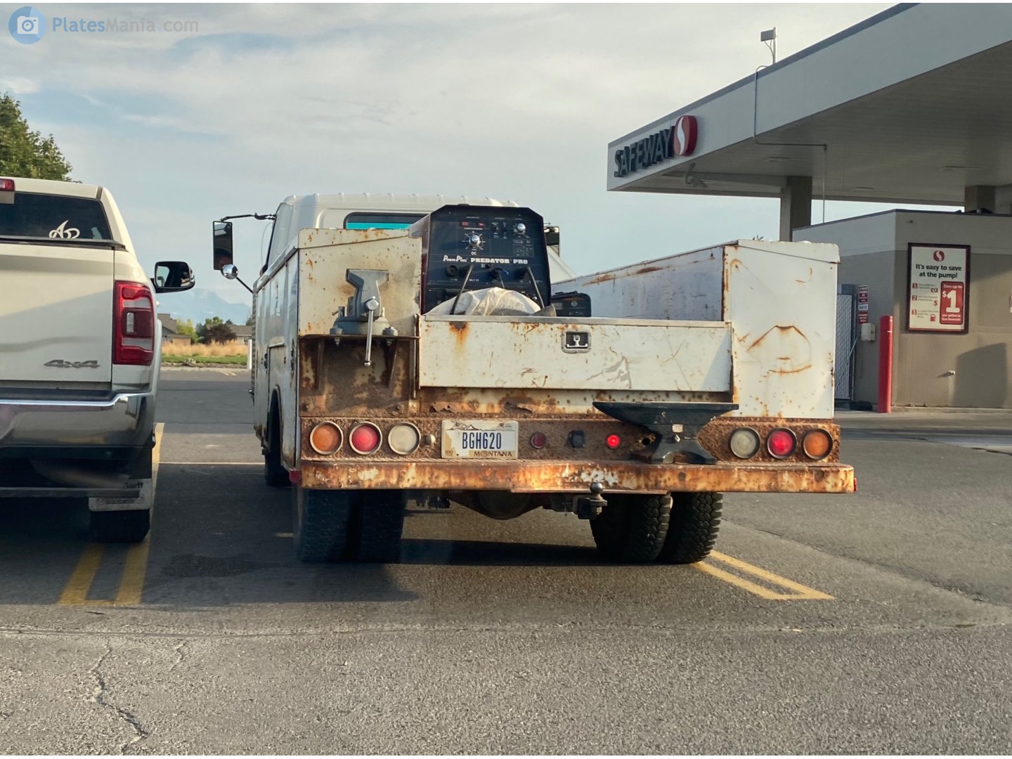 BGH620, Chevrolet Low Cab Forward (LCF) 