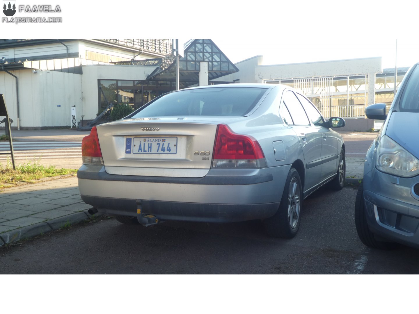 ÅLH 744, Volvo S60 1st gen (384), 2001–2009