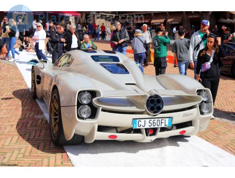 GJ 560 FL, Pagani Utopia