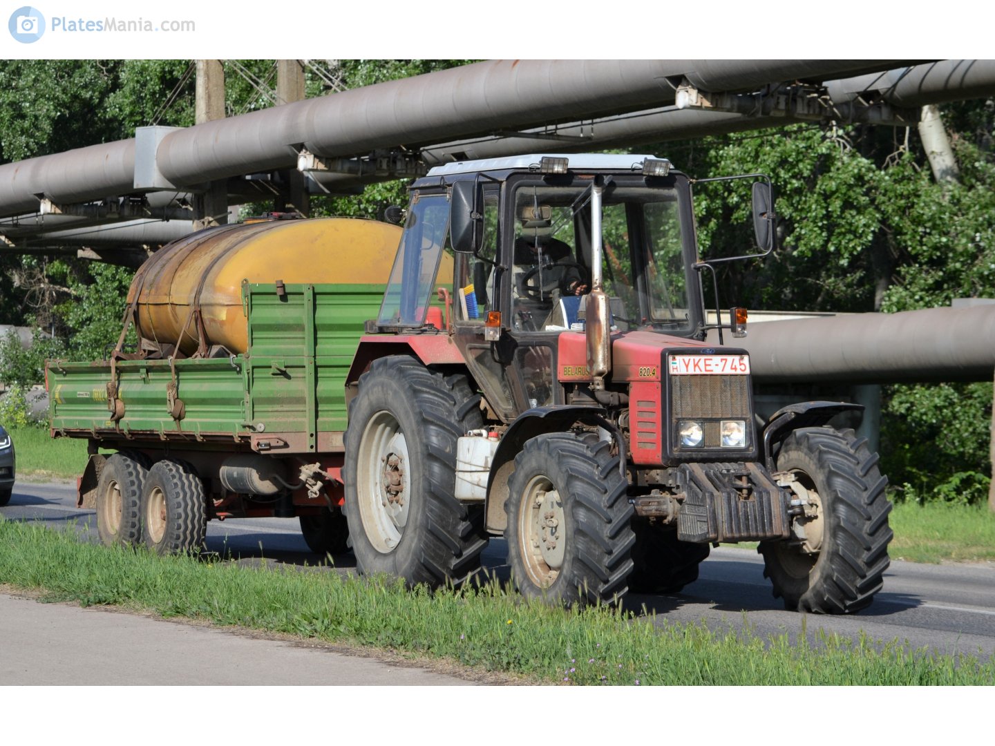 YKE-745, Belarus (MTZ) 820 