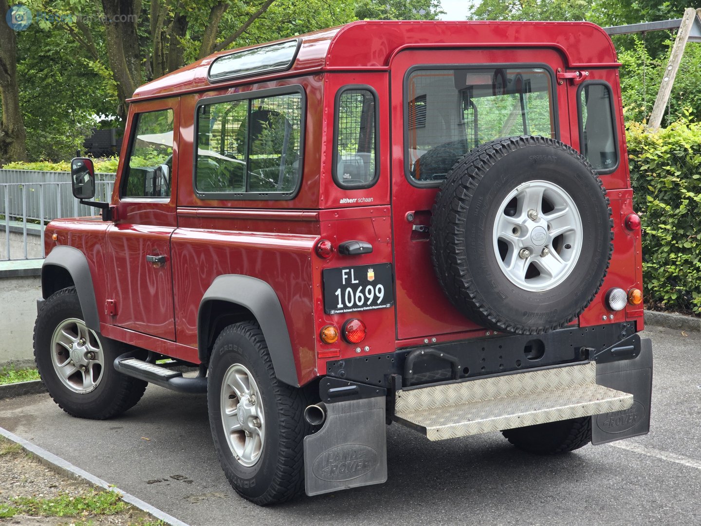 FL 10699, Land Rover Defender 1st gen 90