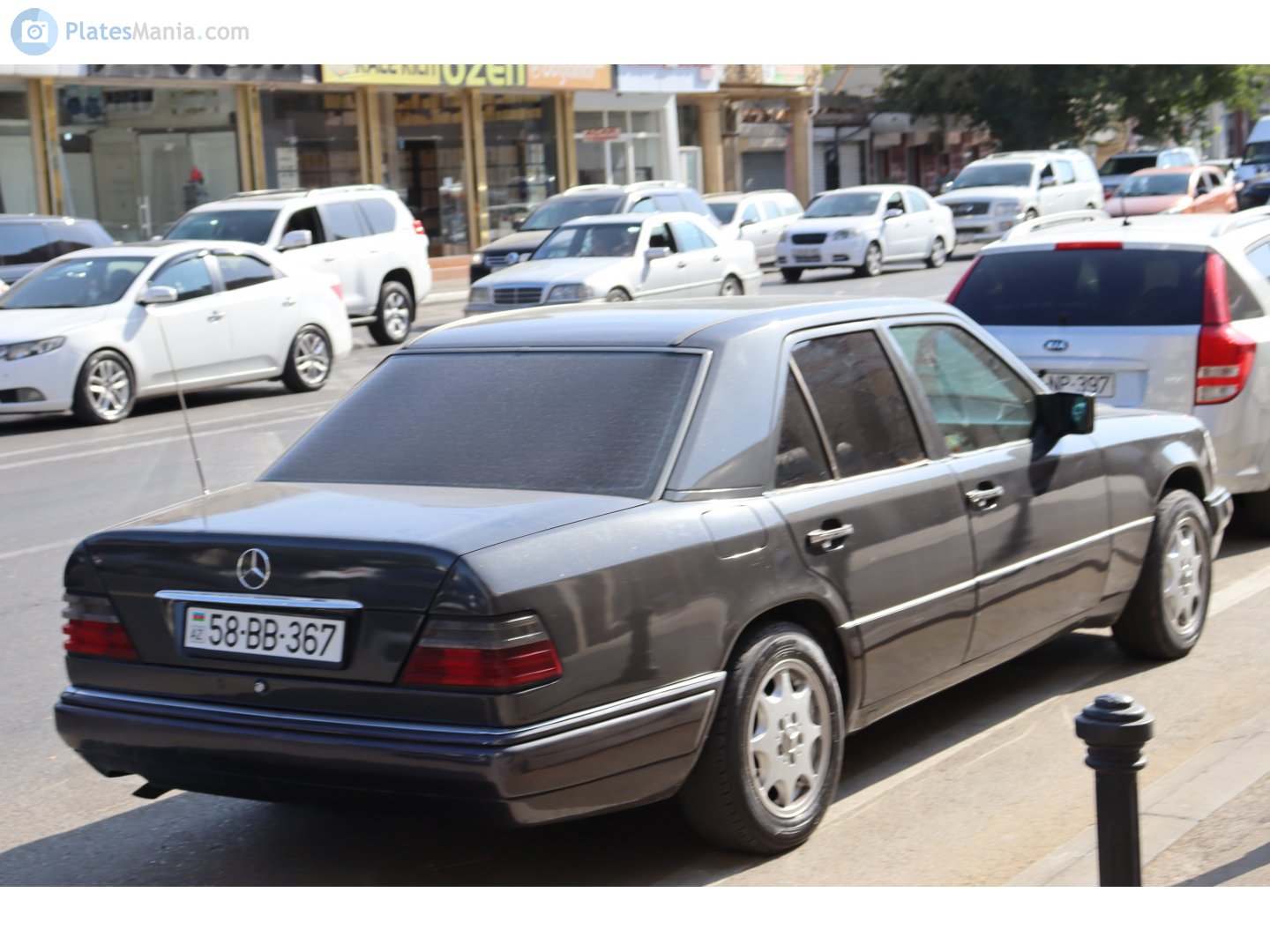 58 BB 367, Mercedes-Benz E-Klasse 1st gen Sedan (W124), 1984­–1995