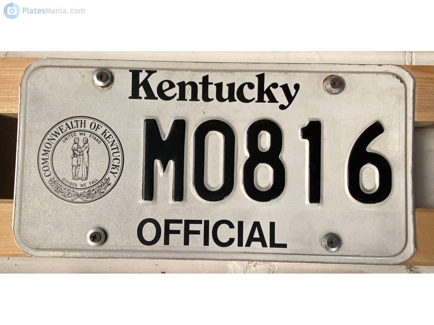 M0816, License plate without vehicle 
