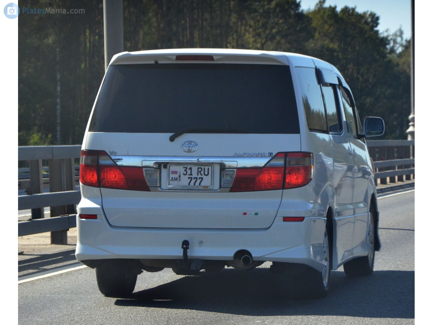 31 RU 777, Toyota Alphard 1st gen (G/V) (AH10), 2002–2008