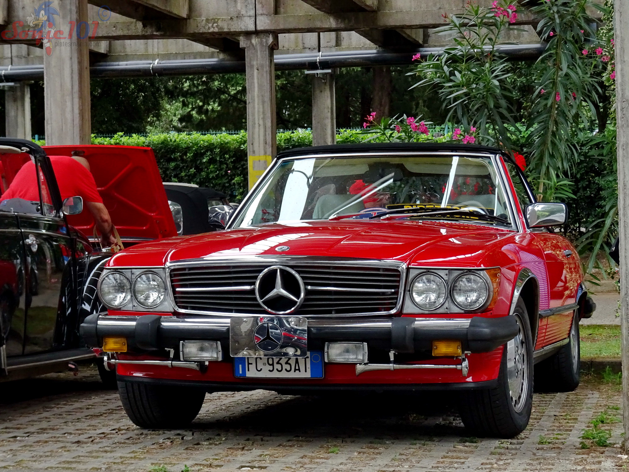 FC 933 AT, Mercedes-Benz SL-Klasse 3rd gen (R107), 1971–1989