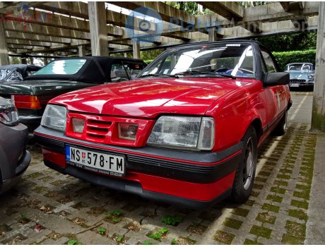 NS 578-FM, Opel Ascona