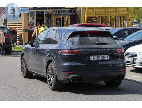 0070 MP-7, Porsche Cayenne