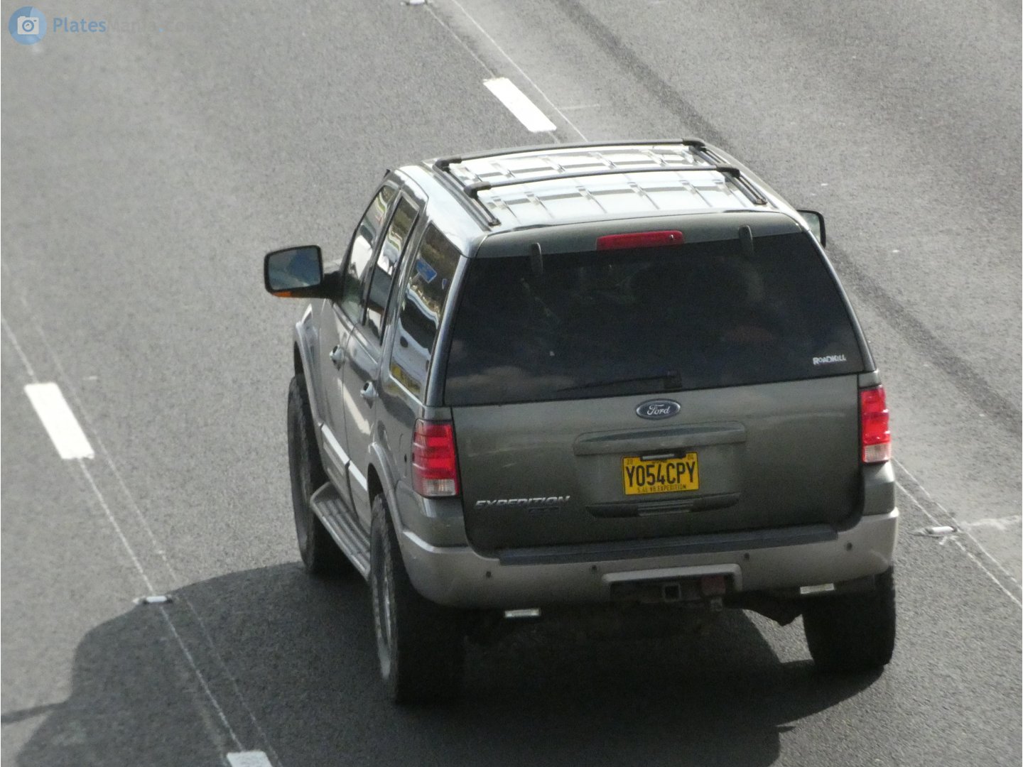 YO54CPY, Ford Expedition 2nd gen (U222), 2002–2006