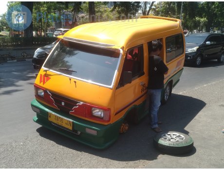 W 1816 UN, Suzuki Carry