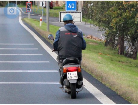 AKJ 43-79, Piaggio Zip