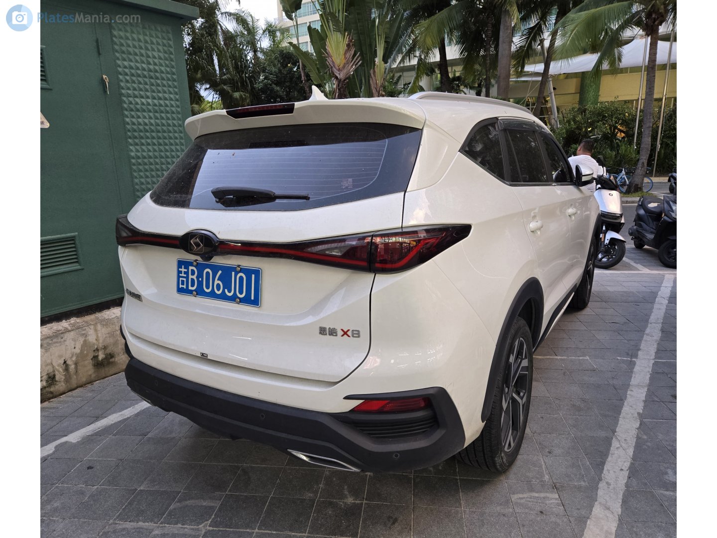 吉B·06J01, Sehol X8 