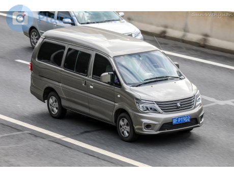 京F·PY902, Forthing (Fengxing) Lingzhi
