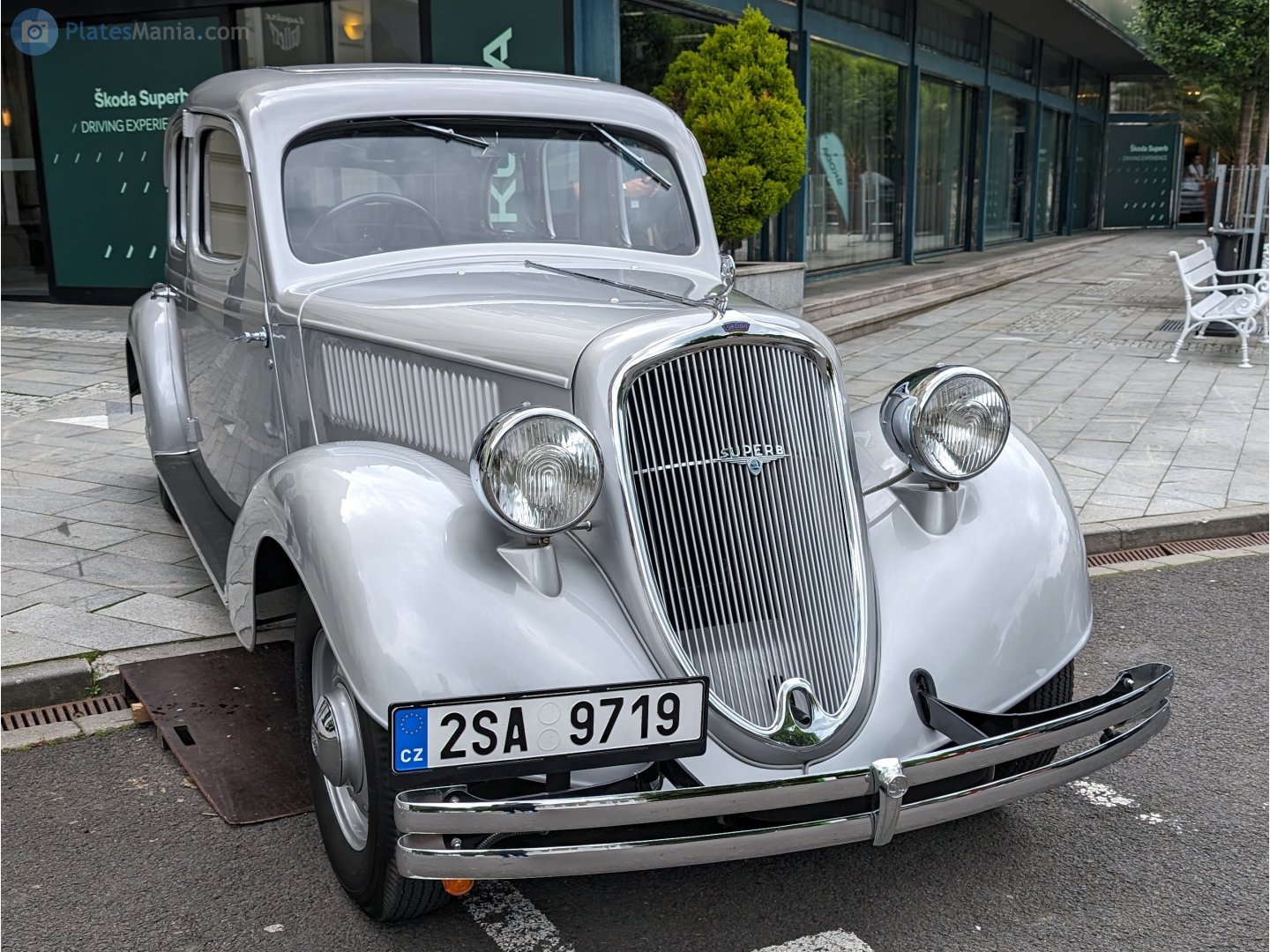 2SA 9719, Skoda Superb 1934–1949