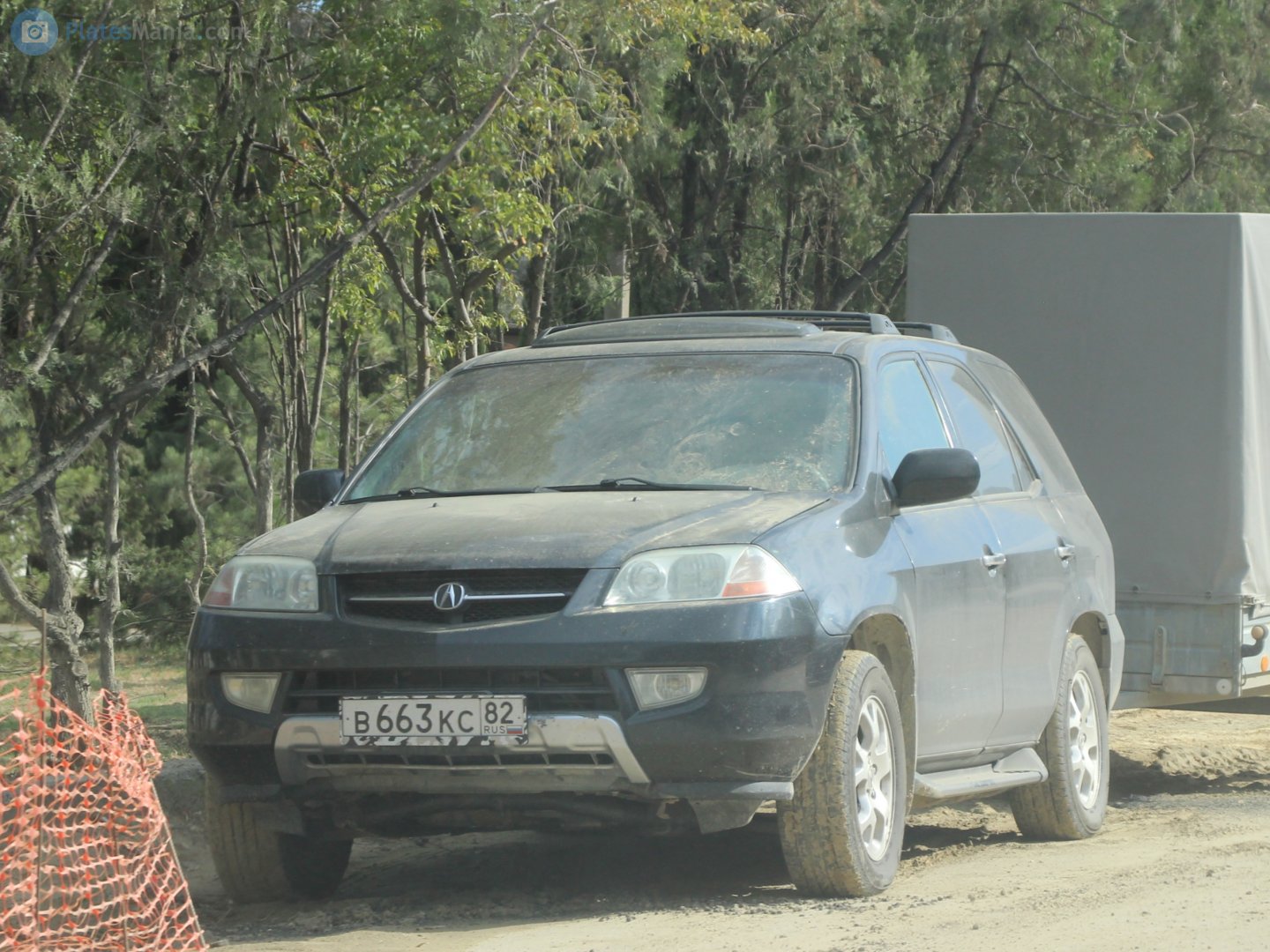 в 663 кс 82, Acura MDX 1st gen (YD1), 2000–2006