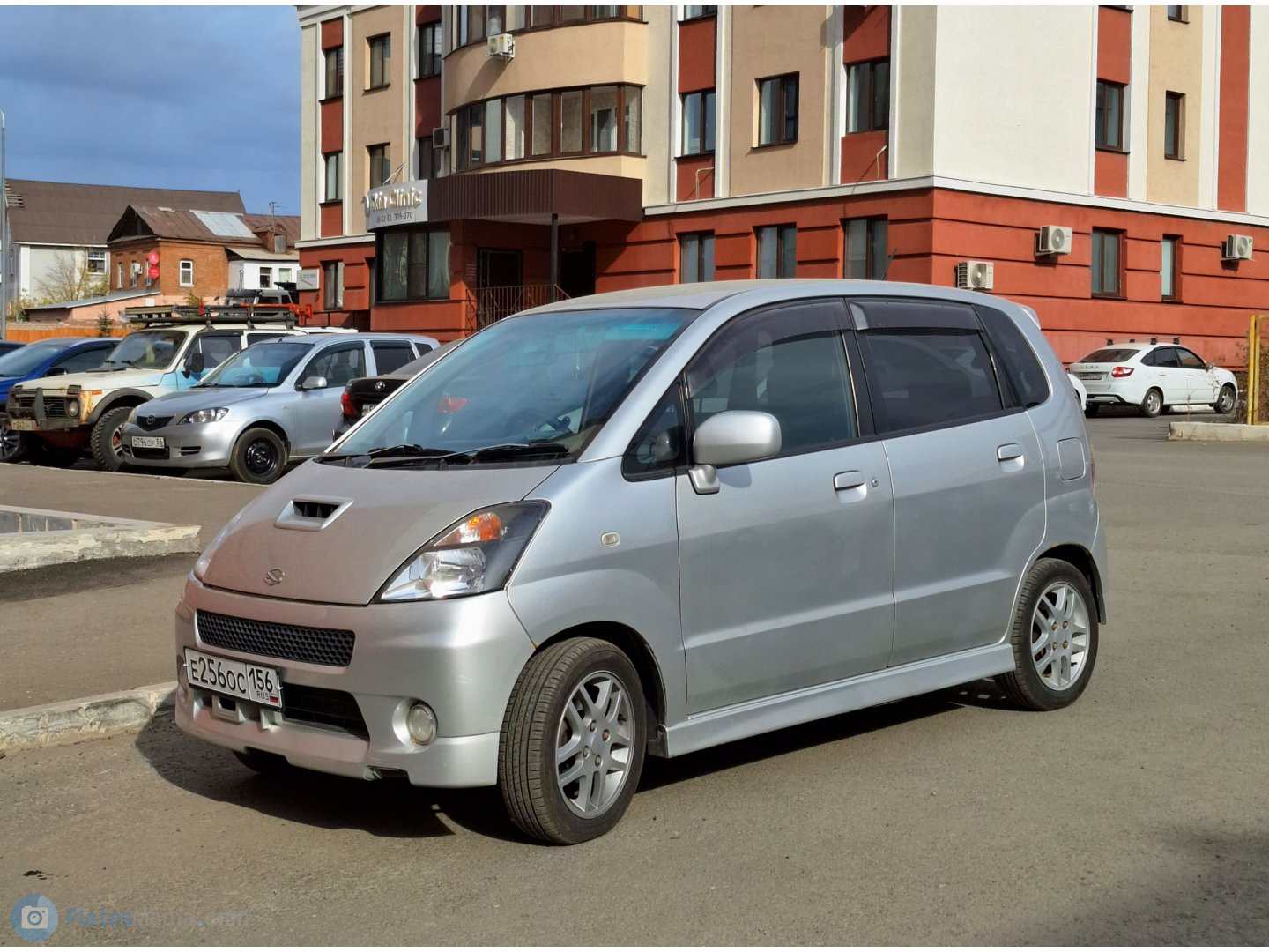 е 256 ос 156, Suzuki MR Wagon 1st gen (MF21), 2001–2006