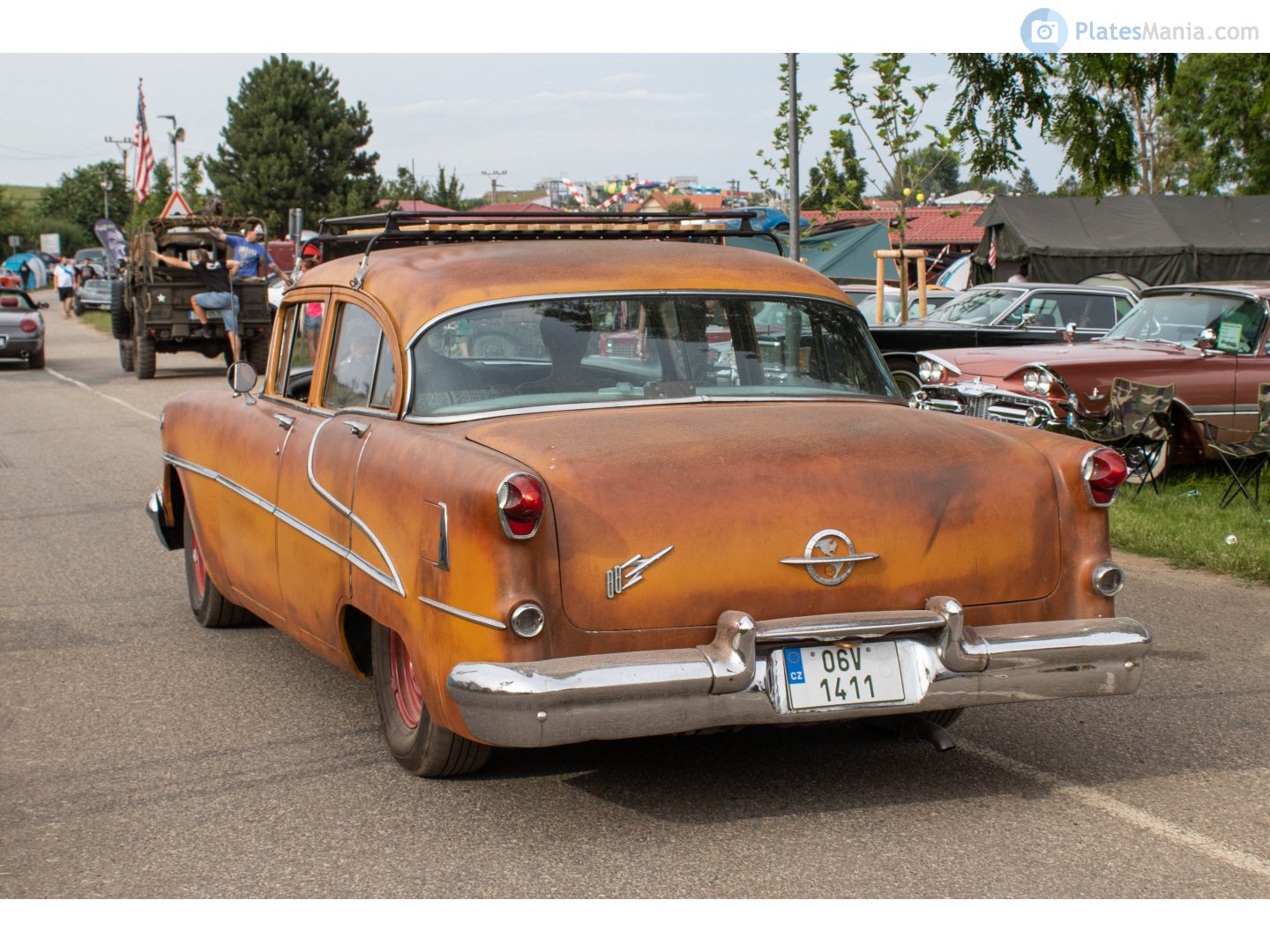 06V 1411, Oldsmobile 88 2nd gen 1955 4-door Sedan (3669; B-body), 1st facelift, 1954–1955