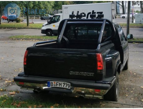 B FM 779, Chevrolet Suburban
